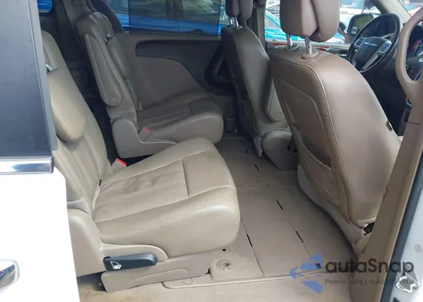 2015 Chrysler Town & Country Touring-L z USA, uszkodzony, nr VIN 2C4RC1CG2FR539750